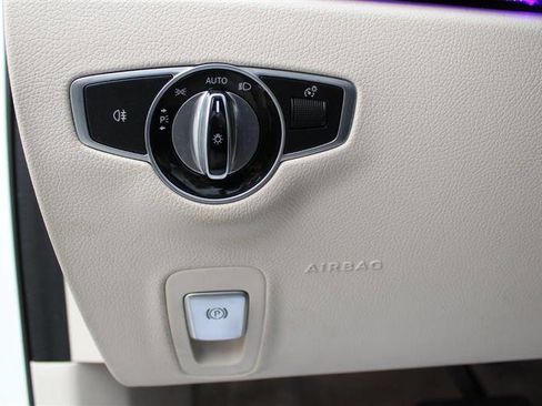 Used 2017 Mercedes-Benz E 300 image 18