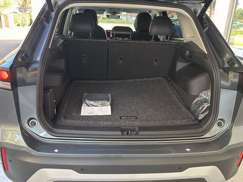 Certified 2026 Volkswagen Tiguan SE w/ Panoramic Sunroof Package FWD image 13
