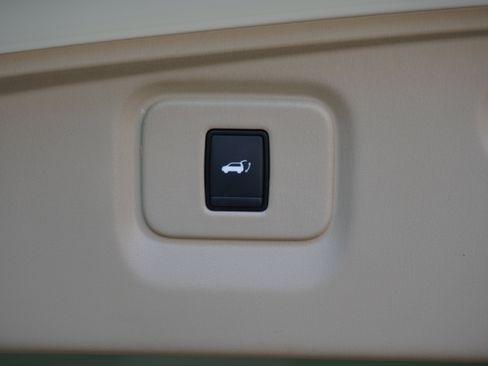 Used 2017 Nissan Pathfinder Platinum image 31