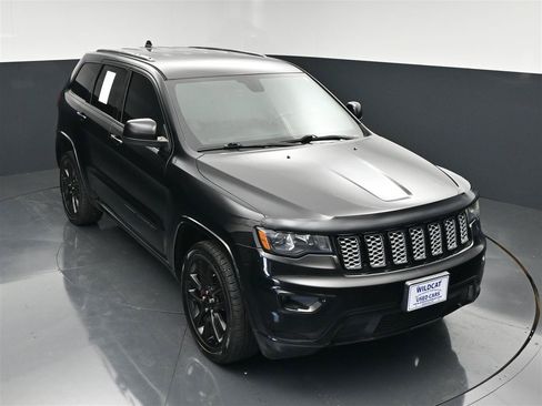 Used 2017 Jeep Grand Cherokee Altitude AWD/4WD image 21