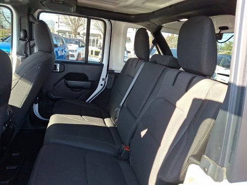 Used 2023 Jeep Wrangler Unlimited image 20