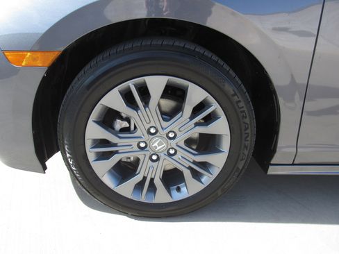 Certified 2025 Honda Odyssey Touring image 4