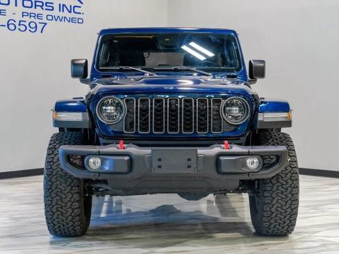 Used 2025 Jeep Wrangler Unlimited Rubicon AWD/4WD image 8