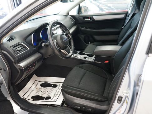 Used 2018 Subaru Outback 2.5i Premium image 21