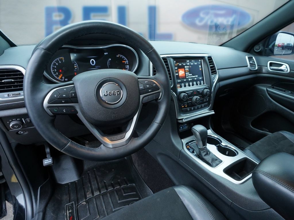 Used 2018 Jeep Grand Cherokee Altitude AWD/4WD image 11