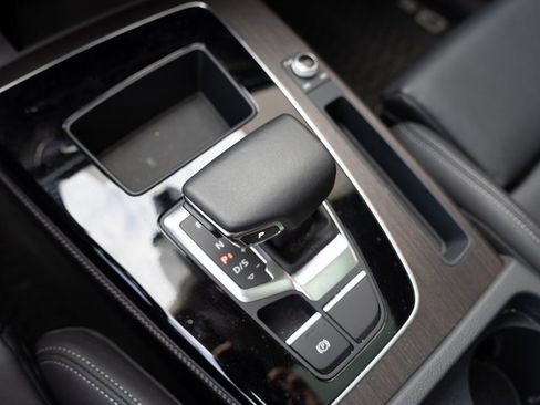 Certified 2025 Audi Q5 2.0T Premium Plus image 26