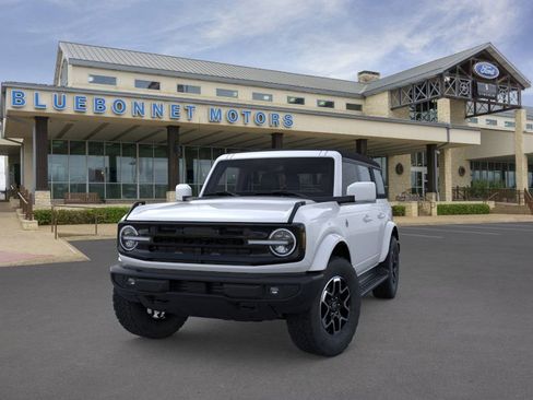 New 2025 Ford Bronco Outer Banks image 2
