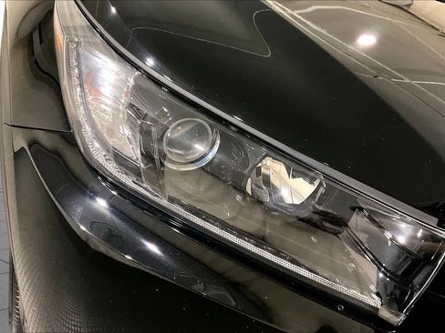 Used 2019 Toyota Highlander SE AWD/4WD image 26