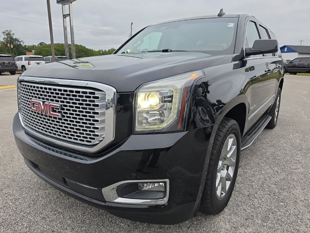 Used 2017 GMC Yukon Denali w/ Open Road Package AWD/4WD image 2