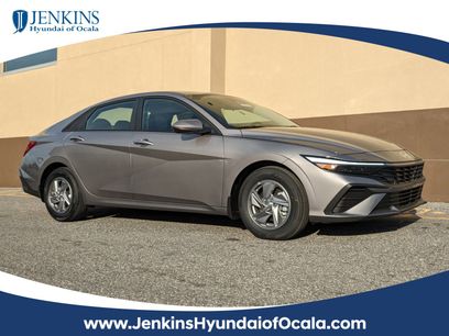 New 2025 Hyundai Elantra SE