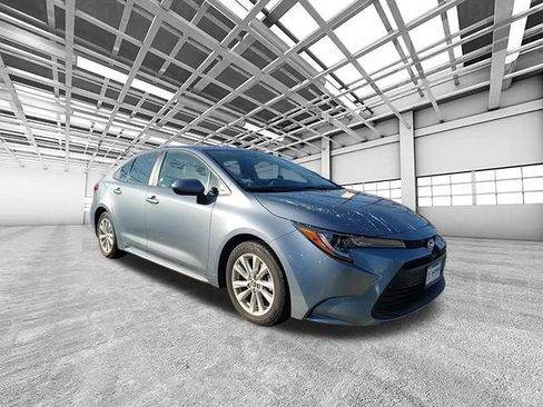Used 2023 Toyota Corolla LE w/ LE Convenience Package image 1