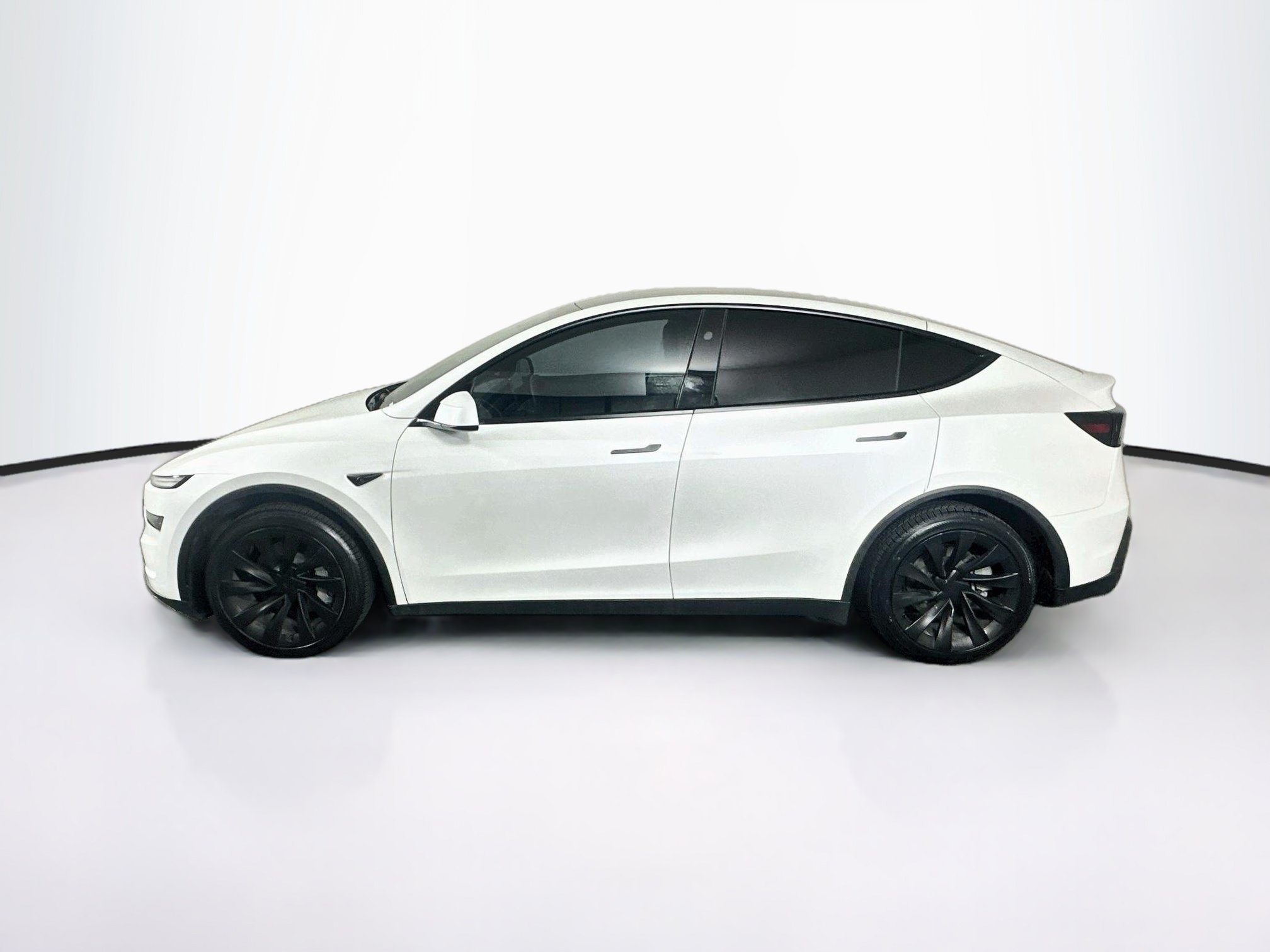 Used 2026 Tesla Model Y AWD image 4