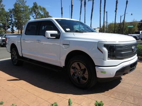 Used 2023 Ford F150 Lightning Lariat w/ Equipment Group 511A High AWD/4WD image 7