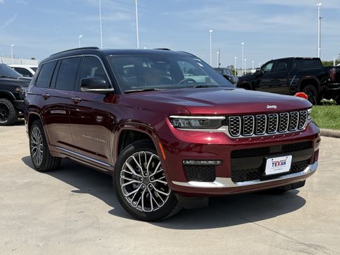Used 2025 Jeep Grand Cherokee L Summit AWD/4WD image 2