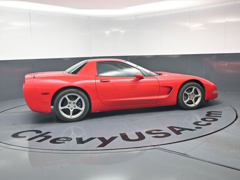 Used 2000 Chevrolet Corvette Coupe image 10