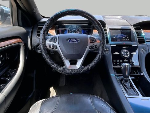 Used 2013 Ford Taurus Limited FWD image 5