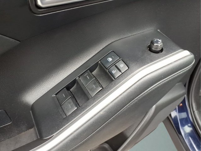 Used 2022 Toyota Highlander XLE FWD image 10
