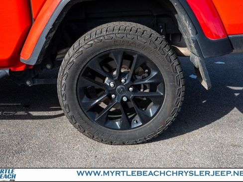 Used 2024 Jeep Gladiator Sport image 12