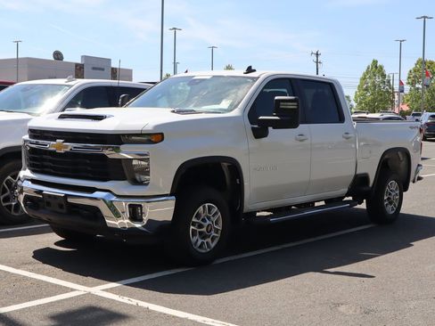 Certified 2025 Chevrolet Silverado 2500 LT w/ Convenience Package image 7