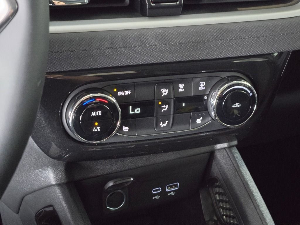 Certified 2026 Chevrolet TrailBlazer LT w/ Convenience Package FWD image 25