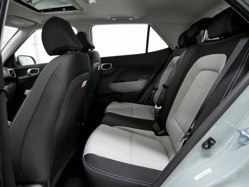New 2025 Hyundai Venue SEL image 11