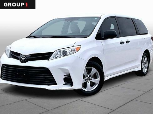 Used 2020 Toyota Sienna L image 1