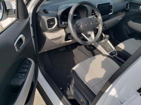 New 2025 Hyundai Venue SEL image 10