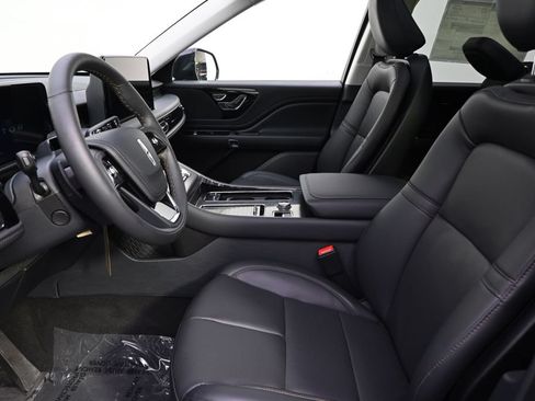 New 2026 Lincoln Aviator AWD w/ Jet Appearance Package image 13
