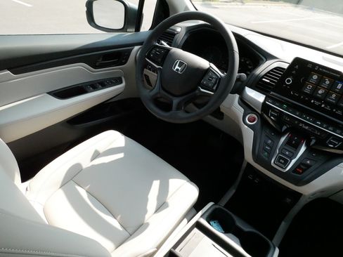Used 2026 Honda Odyssey EX-L image 9