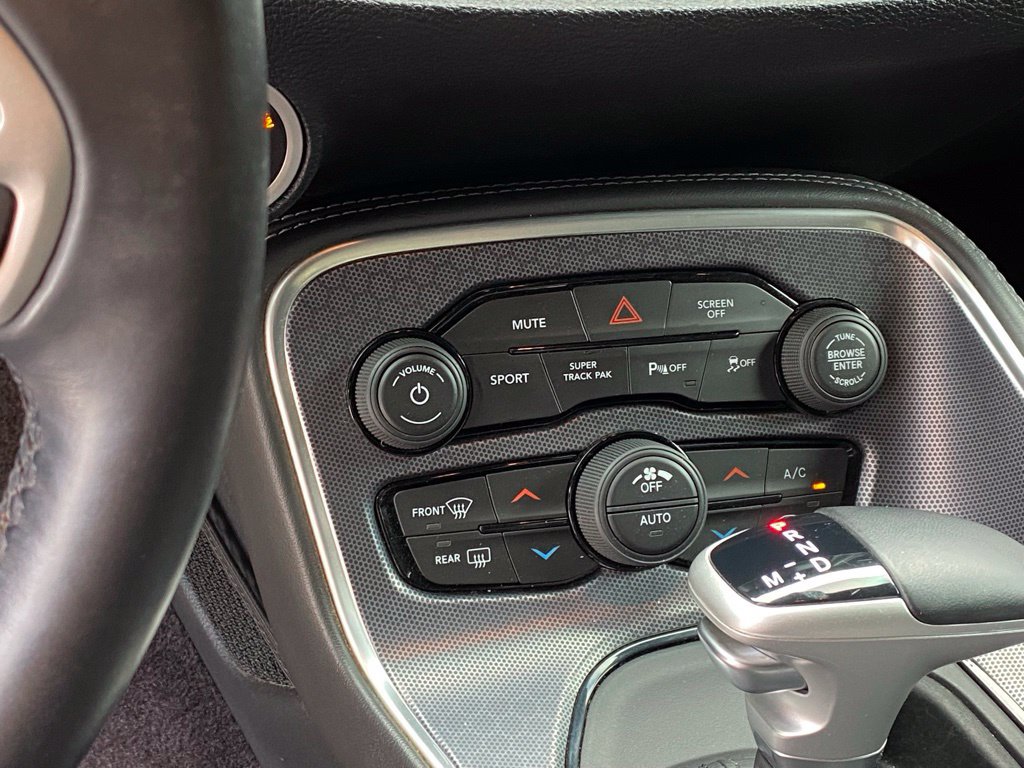 Used 2017 Dodge Challenger R/T Scat Pack w/ Leather Interior Group RWD image 9