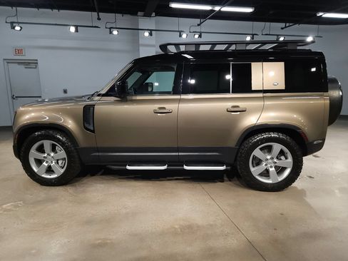 Used 2020 Land Rover Defender 110 HSE AWD/4WD image 4
