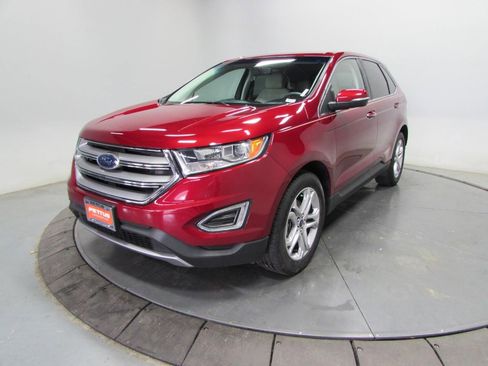 Used 2018 Ford Edge Titanium w/ Technology Package FWD image 3
