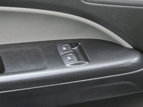 Used 2019 Chevrolet Colorado W/T RWD image 11