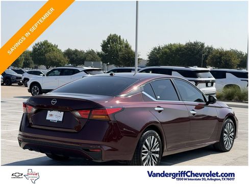 Used 2025 Nissan Altima 2.5 SV FWD image 4