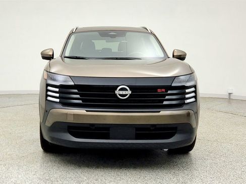 Used 2025 Nissan Kicks SR w/ SR Premium Package AWD/4WD image 2