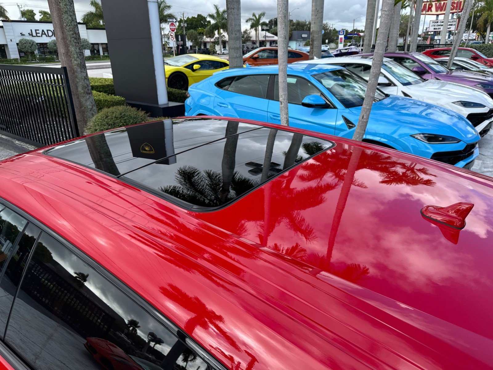 Used 2026 Lamborghini Urus SE AWD/4WD image 11