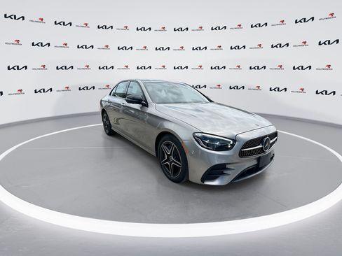 Used 2023 Mercedes-Benz E 350 4MATIC Sedan image 2