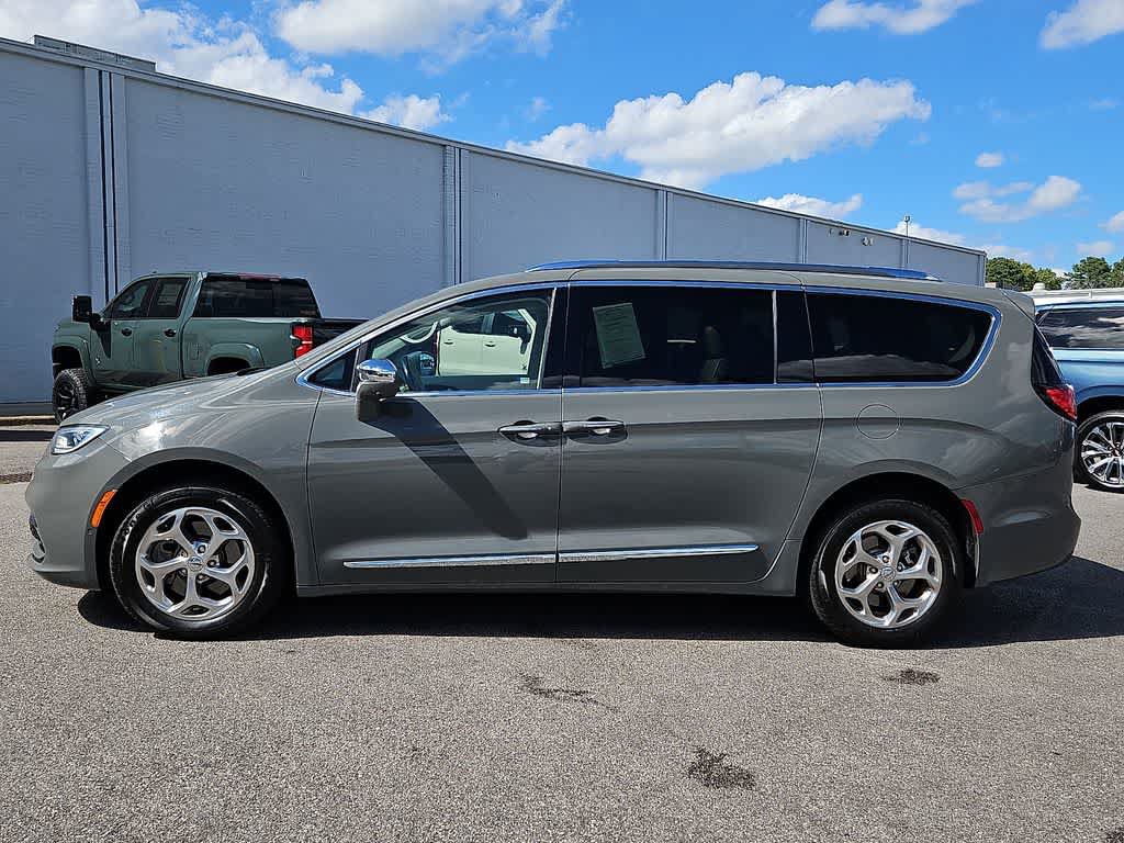 Used 2021 Chrysler Pacifica Limited w/ Premium & Safety Sphere Group AWD/4WD image 7