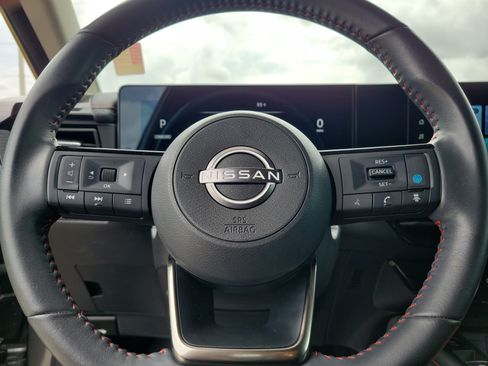 Certified 2025 Nissan Kicks SR FWD image 22
