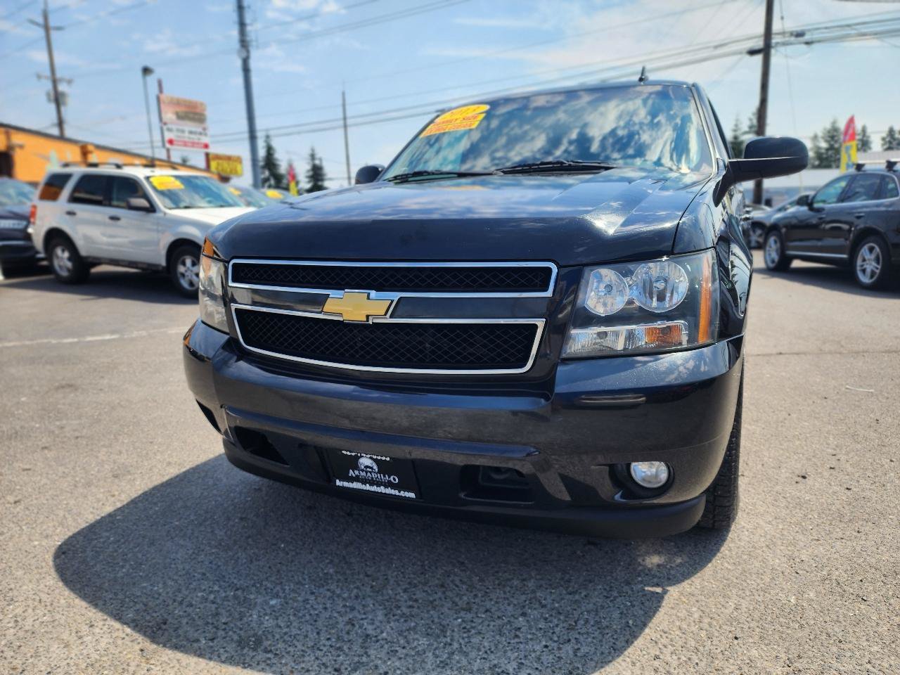 Used 2013 Chevrolet Suburban LT w/ Luxury Package AWD/4WD image 2