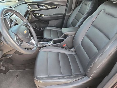 Certified 2021 Chevrolet TrailBlazer LT w/ Premium Seating Package FWD image 11