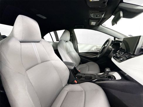 Certified 2025 Toyota Corolla SE image 41