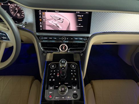 Used 2023 Bentley Flying Spur V8 AWD/4WD image 41