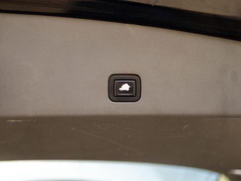 Used 2020 Cadillac XT6 Premium Luxury image 22