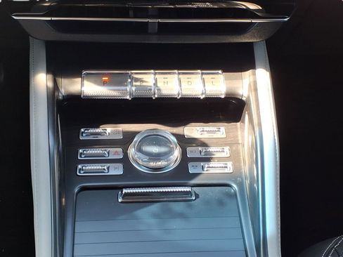 Used 2024 Lincoln Nautilus Reserve image 13