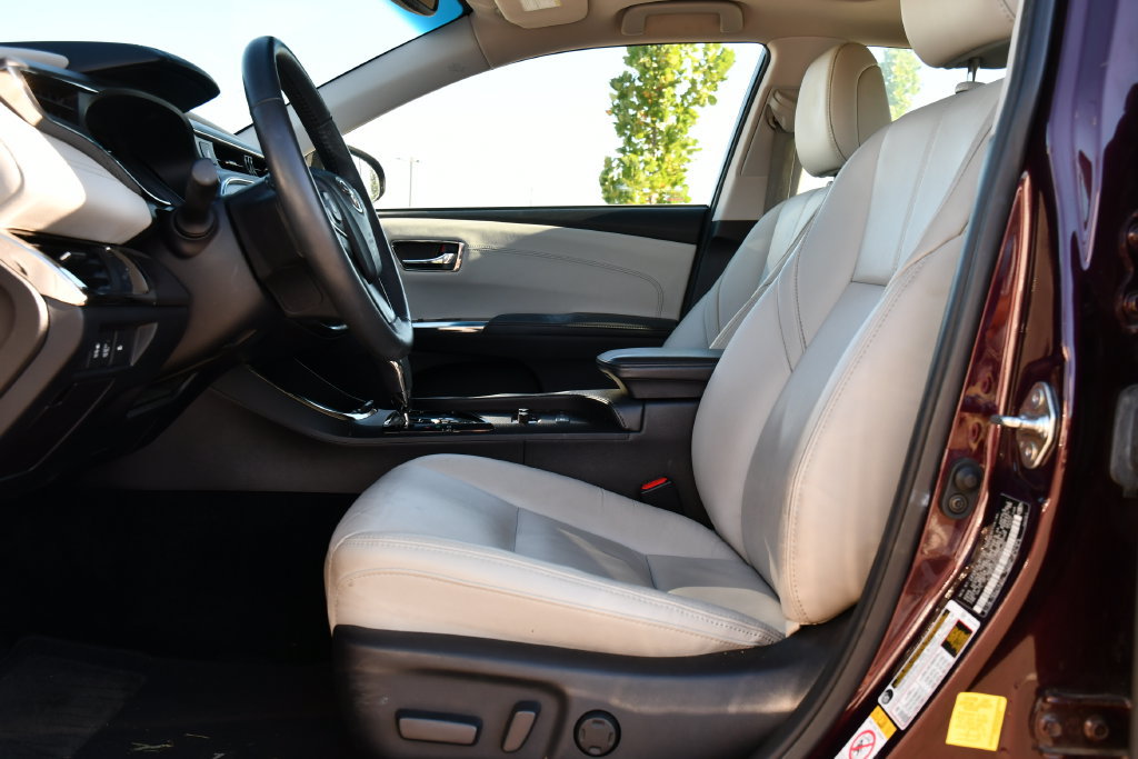 Used 2018 Toyota Avalon XLE Premium FWD image 18