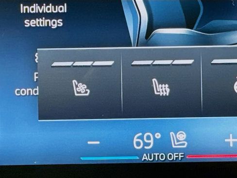 Used 2026 BMW X6 xDrive40i w/ Climate Comfort Package AWD/4WD image 21