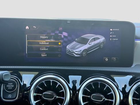 Used 2023 Mercedes-Benz CLA 35 AMG 4MATIC image 29