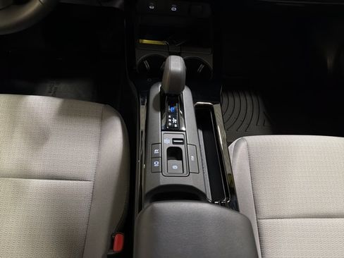 Used 2026 Toyota Prius LE FWD image 33