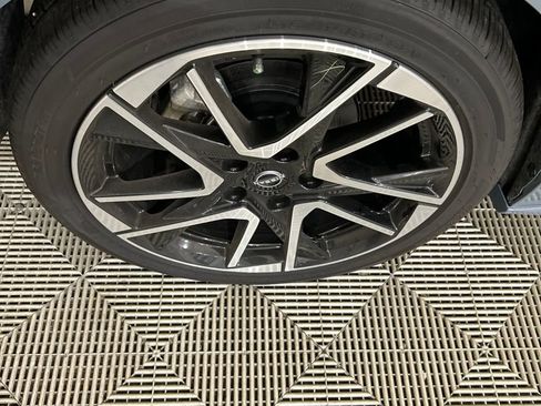 Certified 2024 Nissan Sentra SR w/ SR Premium Package image 15